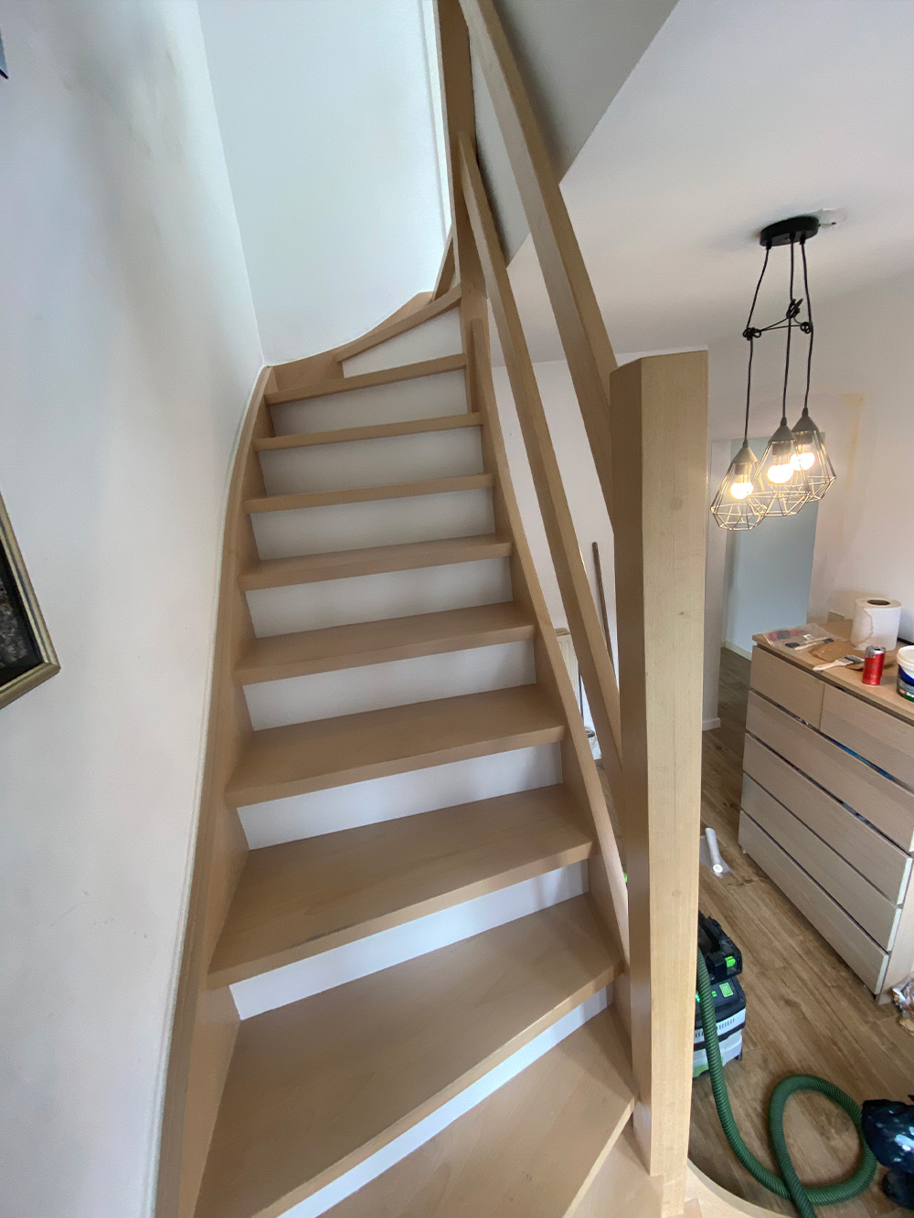 Menuiseries intérieures entièrement sur mesure, pensées pour allier esthétisme, praticité et durabilité. Mons Binche La Louvière Soignies