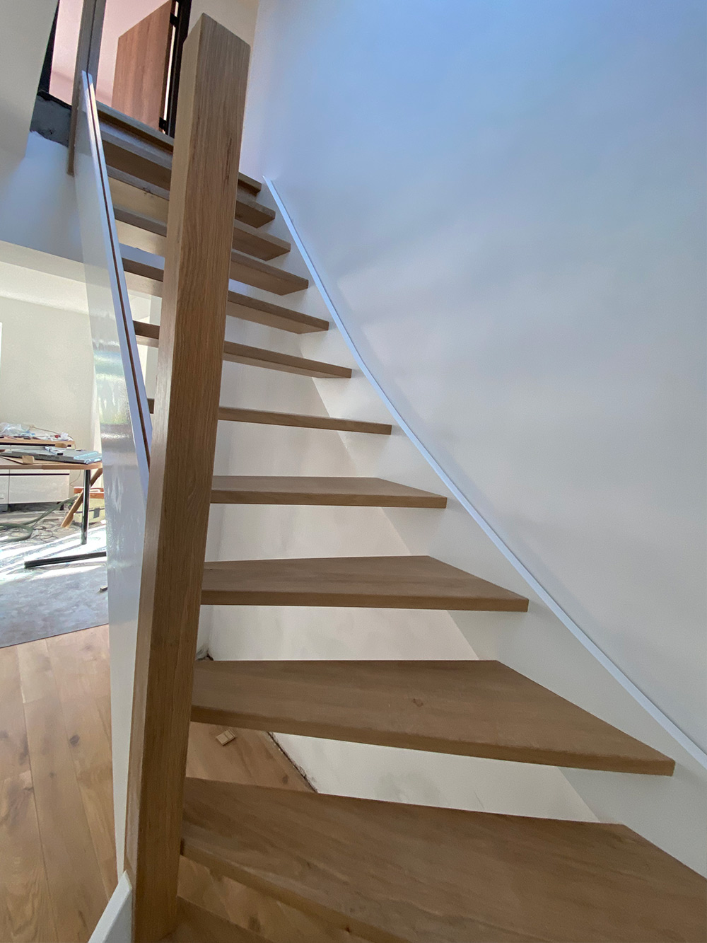 Menuiseries intérieures entièrement sur mesure, pensées pour allier esthétisme, praticité et durabilité. Mons Binche La Louvière Soignies